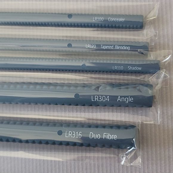 Laruce Beauty Christine 5 Piece Brush Set with Carrying Case - Picture 5 of 8